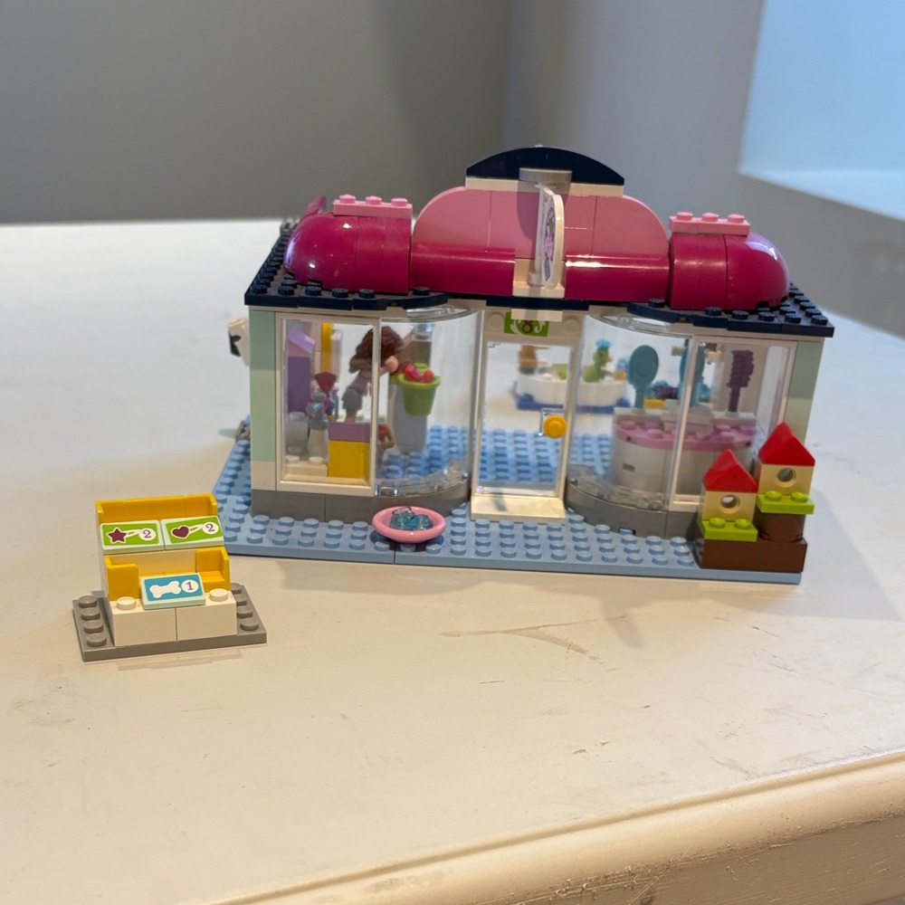 Lego Friends Pet Shop building set